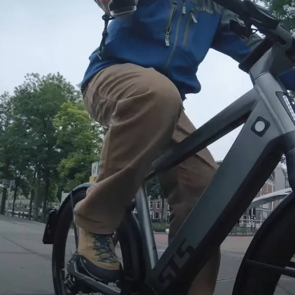 Speedpedelec-eigenaars willen aanpassing van de verkeersregels: "Wegcode wordt creatief gebruikt"