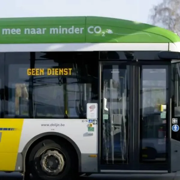 Een nieuw tijdperk bij De Lijn: maar wat met mensen die geen smartphone hebben?