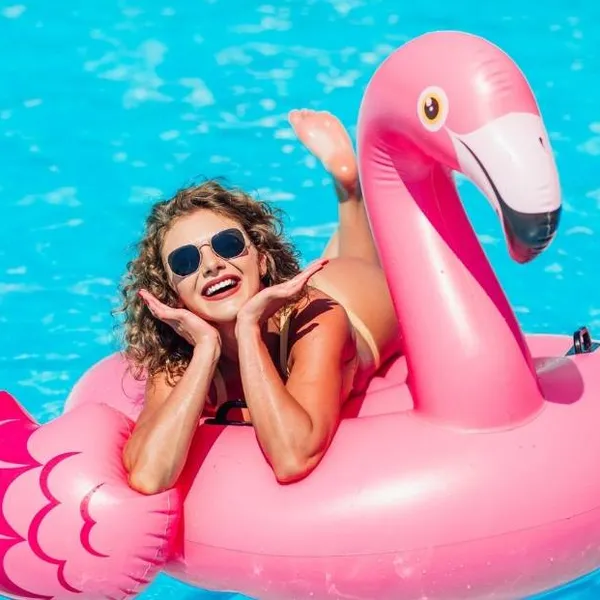 Dit is waarom jouw cruise-vakantie plots 'wilder' kan worden door... een roze opblaasbare flamingo