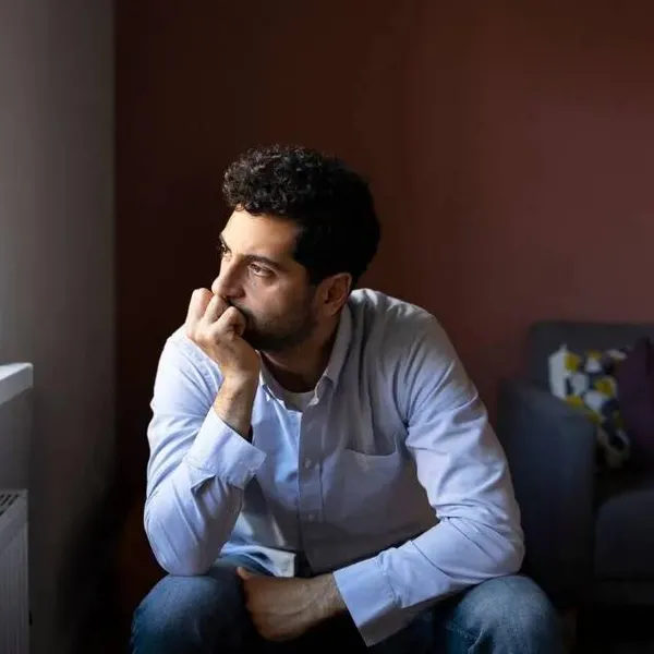 Steven (35) werd door zijn vrouw Karolien (30) gesmeekt om een open relatie: "Ik stemde toe, maar toen ging het dramatisch fout..."