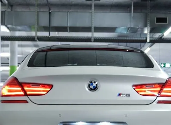 Vlaamse BMW-rijder steelt de show met geniale nummerplaat: "Meest originele die ik ooit zag!"