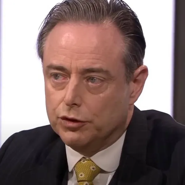 Premier Bart De Wever haalt plots keihard uit naar Poetin: "We moeten hem gewoon kreupel slaan!"
