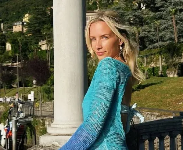 Vlaamse nachtegaal Olivia Trappeniers zet haar enorme babe-gehalte in de verf met lekkere bikinifoto's