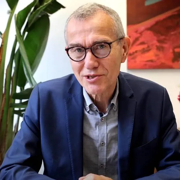 Minister Vandenbroucke richt zijn vizier op langdurig zieken: "Sociale zekerheid is anders niet meer houdbaar"