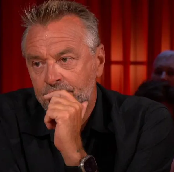 Tom Waes is plots razend op deze vliegtuigmaatschappij: "Nooit vlieg ik nog met hen!"