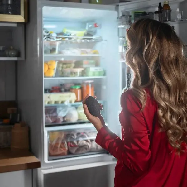 Trans vrouw wil haar 'ballekes' terug van ex-vriend: "Hij bewaart ze in zijn koelkast!"