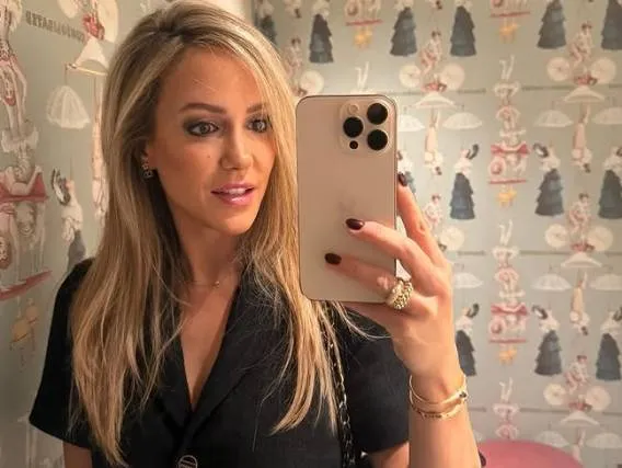 'Mol' Elisabet toont zich van haar meest sexy kant met gepeperde badpakfoto's: "Dat lichaam!"