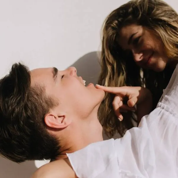 Na 'hotwifing' wordt nu ook 'hothusbanding' steeds populairder in de slaapkamer: vrouwen die het doen getuigen