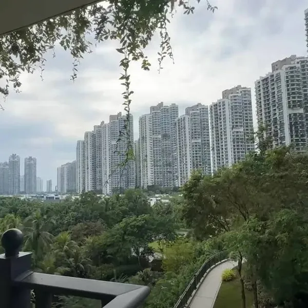 Binnenkijken in de ‘post-apocalyptische’ spookstad van 80 miljard euro, die de meningen wereldwijd verdeelt