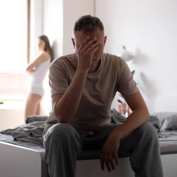 "Mijn vrouw wil van onze slaapkamer een seksparadijs maken, en ze wil zelfs gaan swingen. Maar van één ding ben ik doodsbang..."