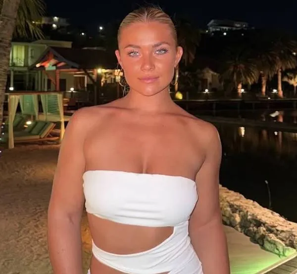 Hollandse godin Nikki Prein bewijst met fenomenale bikinifoto's dat de zomer nog niet voorbij is (foto’s)