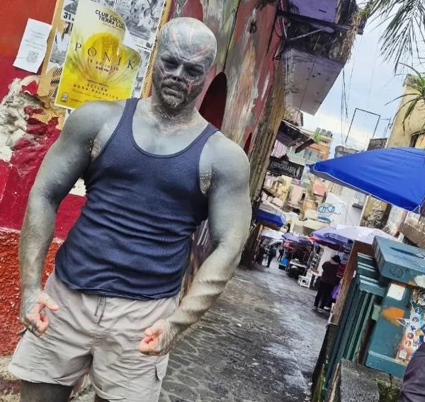 Even geleden, maar daar is hij weer: 'Black Alien' zegt dat zijn transformatieproject voor 71% voltooid is