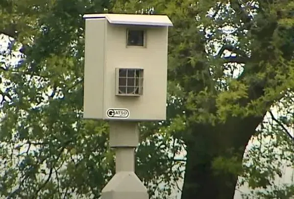 Moeten apps zoals Flitsmeister verboden worden? Vlaamse minister doet er een opvallende uitspraak over...