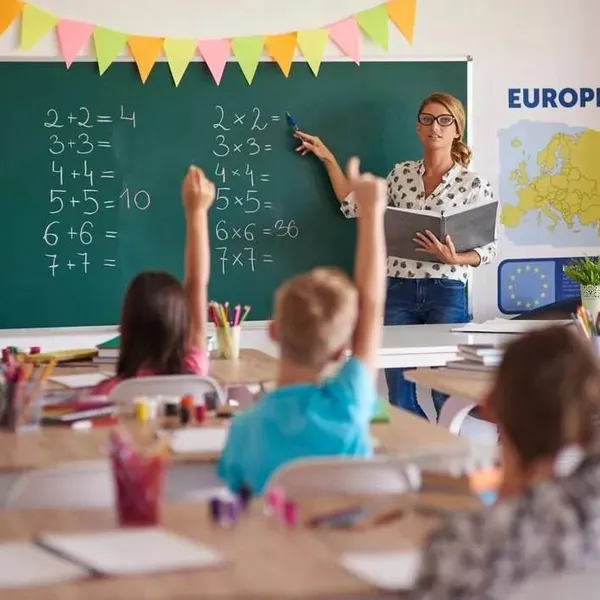 Dit is het loon van een Vlaamse leerkracht: "Ja, we hebben veel vakantie maar werken harder dan veel andere mensen"