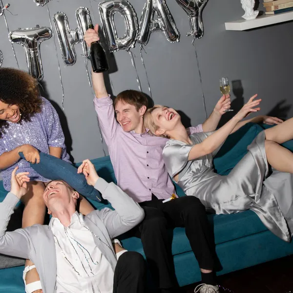 Gezellige avond onder schoolouders neemt 'pikante' wending na wat drankjes: "Ineens waren onze lichamen verstrengeld..."