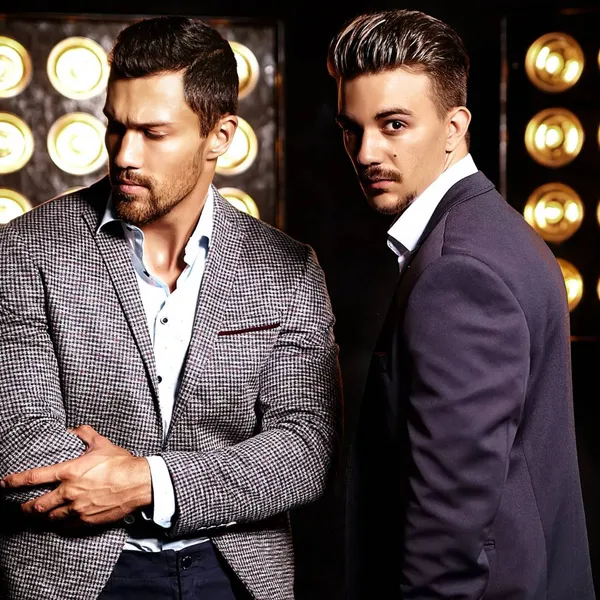 Push-ups, doedelzakken en rollenspellen: twee gigolo's klappen uit de biecht over hun 'pikante avonturen'