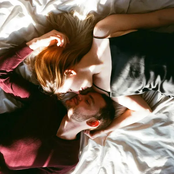 Expert legt uit waarom ‘warme seks’-trend veel voordelen heeft, en waarom het overslaan ervan je partner ontevreden kan maken