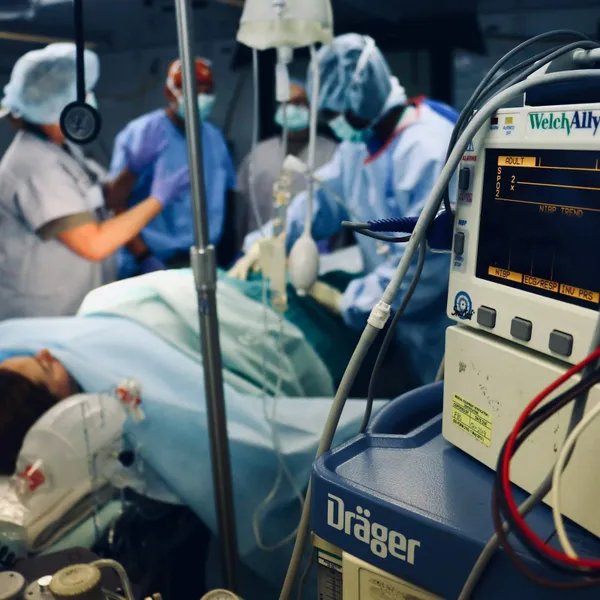 Wetenschappers onthullen het laatste wat mensen horen vlak voordat ze overlijden (en het maakt je écht bang)