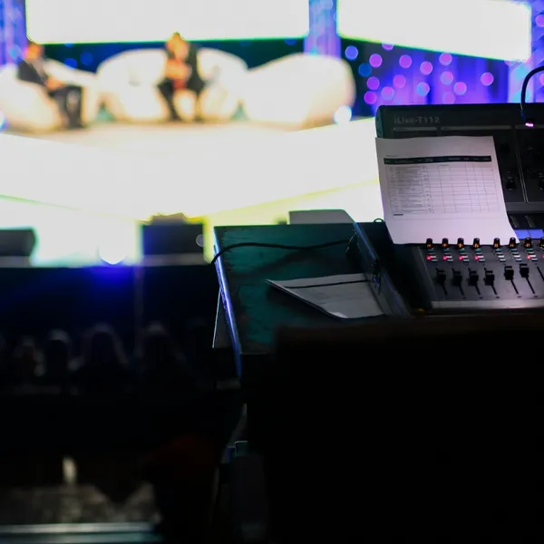 Werk-privébalans voor nachtbrakers: tips van late-night presentatoren