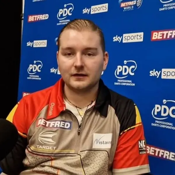 Fans niet mals voor Dimitri Van den Bergh na vroege exit op WK: "Uitleggen kan hij als de beste..."