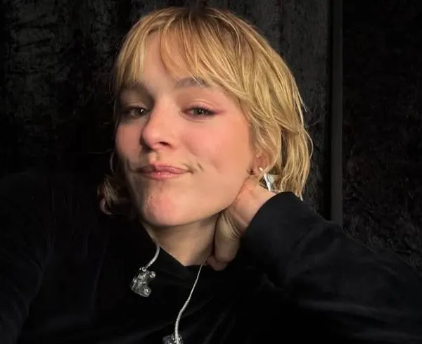 Iedereen wil haar, maar zó diep moeten festivals in de geldbuidel tasten voor Pommelien Thijs: "Nee, ze is niet goedkoop..."