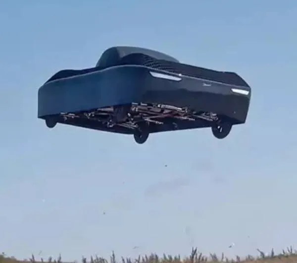 Beelden van de ‘eerste vliegende auto ter wereld’ doen iedereen hetzelfde zeggen, nadat de duizelingwekkende prijs wordt onthuld