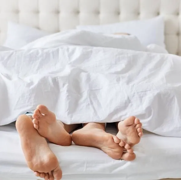 'Digitale triootjes' uitgelegd, nu steeds meer koppels deze trend in de slaapkamer introduceren