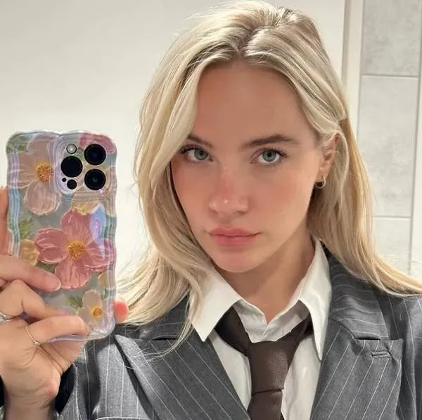 Juultje Tieleman toont nog eens in lingerie waarom alle Hollandse venten aan haar voeten liggen (foto's)