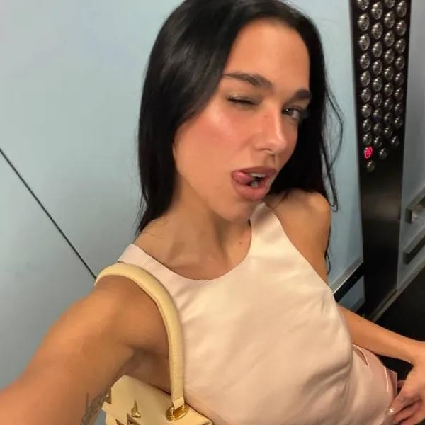 Stem als een nachtegaal, lijf van een Griekse godin: Dua Lipa pakt uit met heerlijke bikinifoto's
