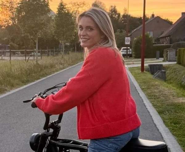 Zatte Karen Damen belandt in gênante (kletsnatte) situatie: "Zou je dan je broek niet uitdoen!?"