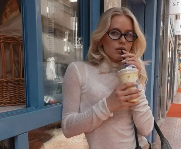 Thibau Nys staat vlijmscherp, maar ook vriendin Anna is serieus 'in vorm'. En dat bewijst ze nog eens met lekkere plaatjes!