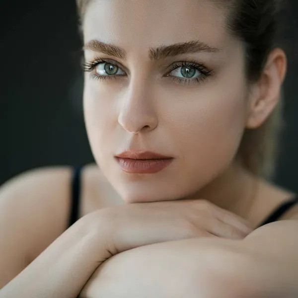 "Ik deed mijn vriend een escort cadeau voor zijn verjaardag en filmde hun vrijpartij. Het eindigde dramatisch voor mij..."