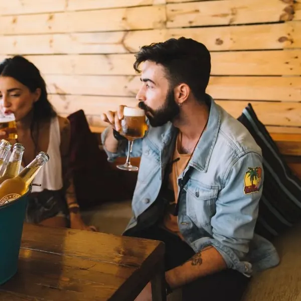 Arts deelt 10% alcohol-methode die (veel) effectiever kan zijn dan 'Dry January': "Er is geen ontwenning"