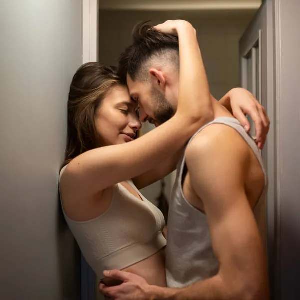 "Mijn lief is fenomenaal in bed, maar ze chanteert me... Voor ik mag meespelen, moet ik iets absurd doen"