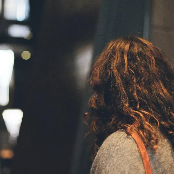 "Ik kreeg warm welkom toen ik thuiskwam van mijn werk... Mijn lief lag op de keukentafel, met zijn ex en haar vriendin!”