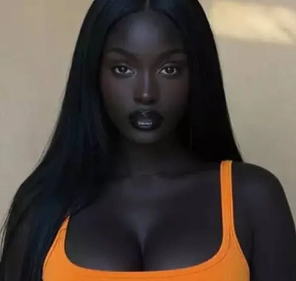 Verontrustende waarheid achter influencer die wordt bestempeld als ‘de knapste vrouw ter wereld’