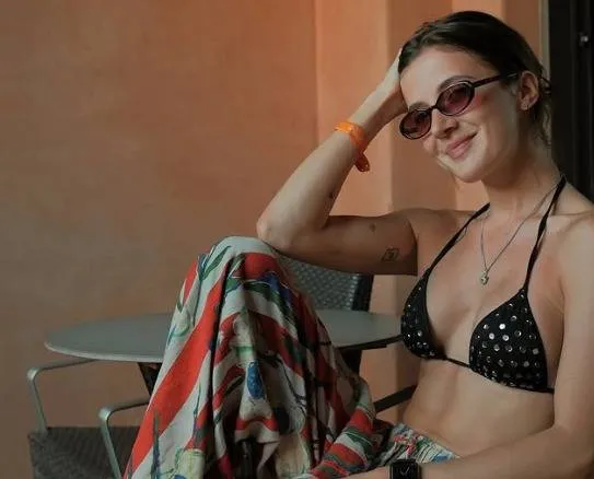 Velen vinden Jamie-Lee Six geen 'echte babe'... Met deze lekkere lingeriefoto's probeert ze het tegenovergestelde te bewijzen