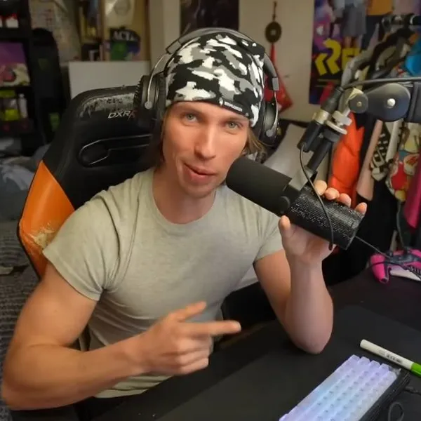 Acid zit nog maar eens in de problemen: parket wil hem opnieuw voor de correctionele rechtbank wegens 'belaging'