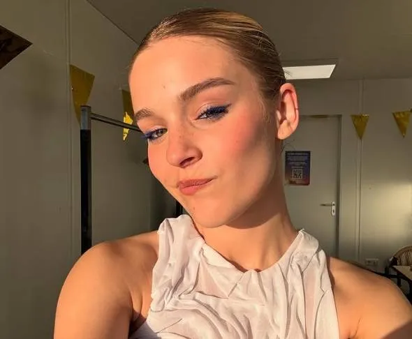 De dag dat iedereen besefte: vooraan staan bij een optreden van Pommelien is geen straf! (zeker niet in haar doorzichtige broek)