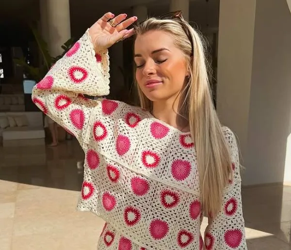 Oost-Vlaamse 'girl next door' India in een roze bikini... het doet wel iets met een mens (foto's)