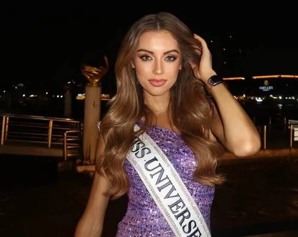 Of Karen Janssen terecht tot Miss België gekroond werd? Deze gloeiendhete bikinifoto's overtuigen de grootste twijfelaars