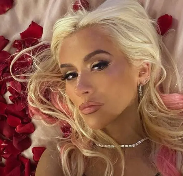 Hoe je het internet kan breken? Doe gewoon zoals Christina Aguilera en gooi er wat topless foto's op