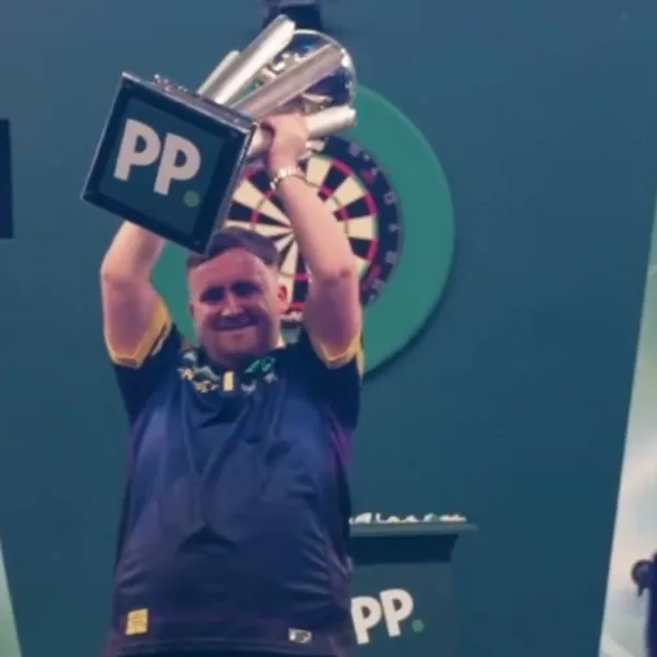 Dit is wat wereldkampioen darts Luke Littler écht overhoudt van zijn 1 miljoen pond prijzengeld