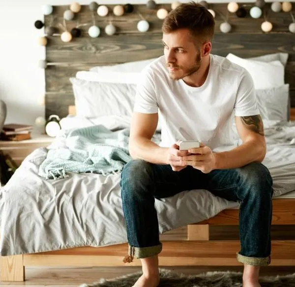 "Mijn vriendin zegt dat ik harder moet stoten in bed... Ik lijk soms wel een voorgeprogrammeerde seksrobot!"