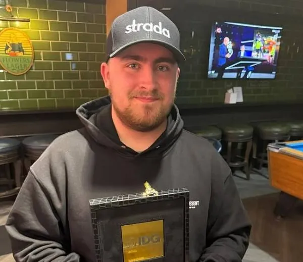 Luke Littler heeft nu al zijn WK-prijzengeld van 1 miljoen pond volledig uitgegeven. Dit heeft hij ermee gekocht...