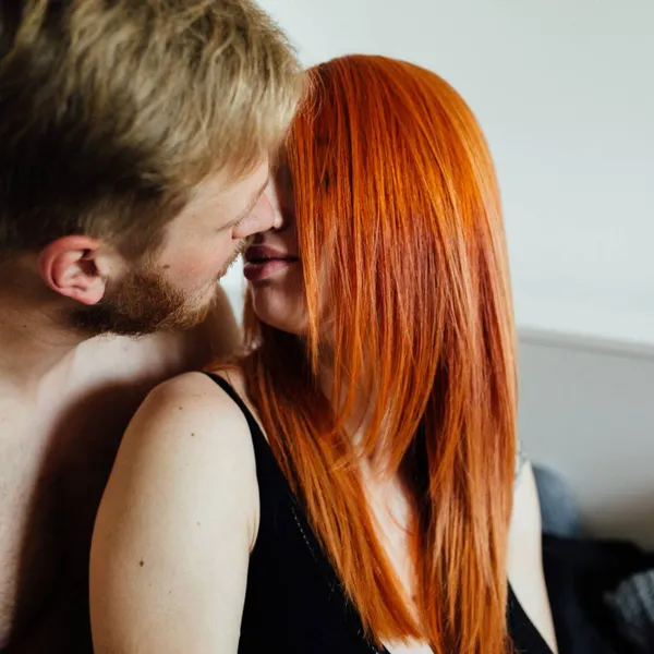 Bekende escortdame verklapt welk standje haar klanten het meest vragen: "Vooral de iets oudere mannen zijn grote fan"