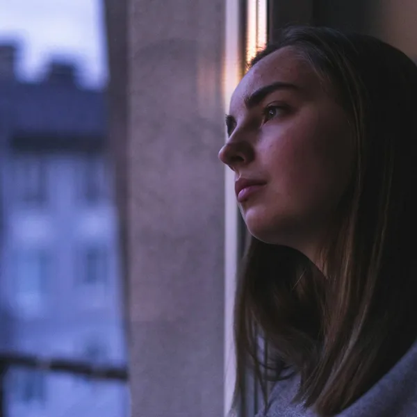 Loes (31) en Bavo (35) onthullen hoe hun eerste triootje verliep, en dat was niet vlekkeloos: "Sfeer sloeg helemaal om..."