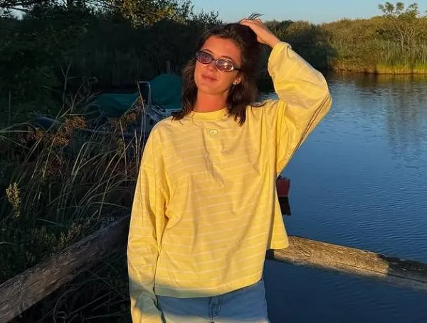 Jamie-Lee Six trekt een strak fitnesspakje aan en toont hallucinant verschil tussen 'realiteit' en 'sociale media'