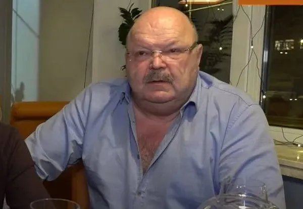 Michel Van den Brande nam Viagra en onthult hoe dat afliep (spoiler alert: niet goed!)