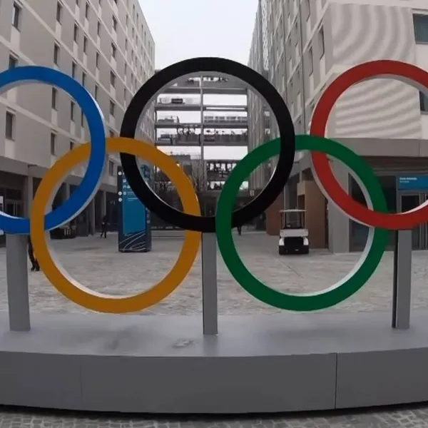 Atleten 'vogelen' er op los in Olympisch dorp, ex-Olympiër legt uit waarom: "Het is een optelsom van enkele weken"